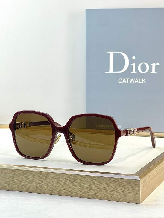 Picture of Dior Sunglasses _SKUfw76160911fw